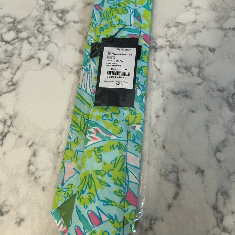 Lilly Pulitzer Blue and Green Floral Men’s Tie - Picture 3 of 7